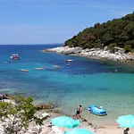Apartman With A Parking Space Mali Losinj